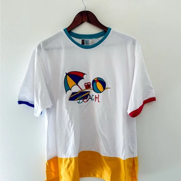 Vintage Colorful Beach Graphic T-Shirt - Picture 4 of 5